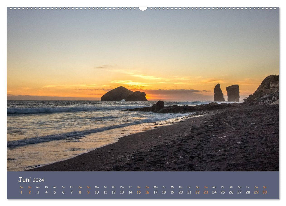 Pearls of the Atlantic - Iceland and São Miguel (CALVENDO wall calendar 2024) 