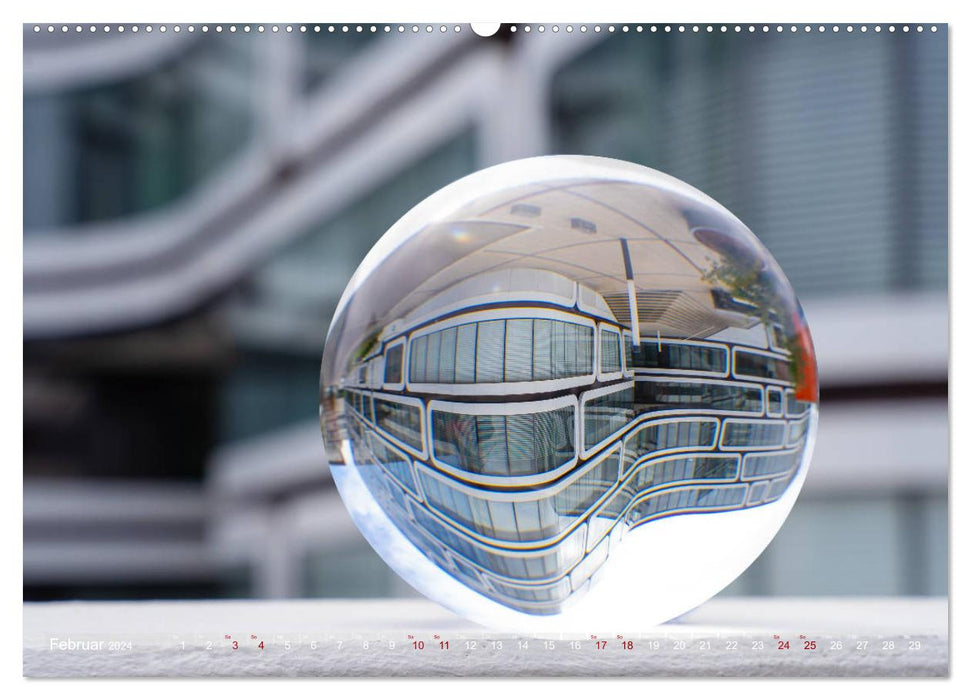 Moderne Architektur in Stuttgart durch die Glaskugel fotografiert (CALVENDO Premium Wandkalender 2024)