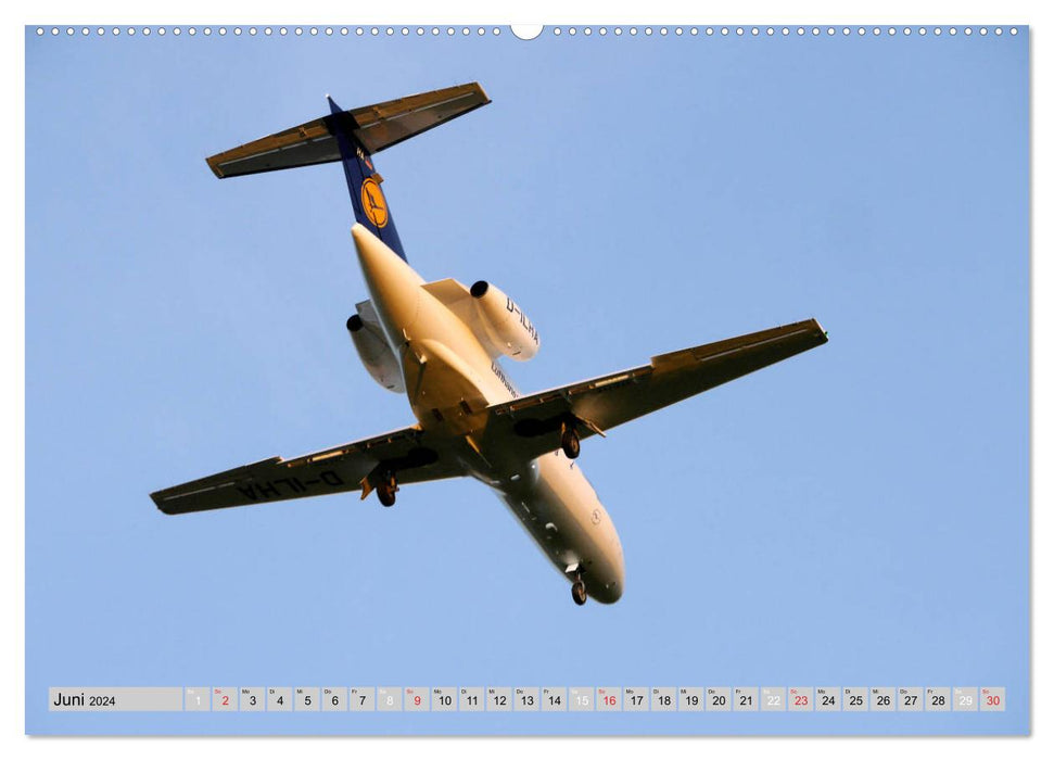 Flugzeuge - Starts und Landeanflüge (CALVENDO Premium Wandkalender 2024)