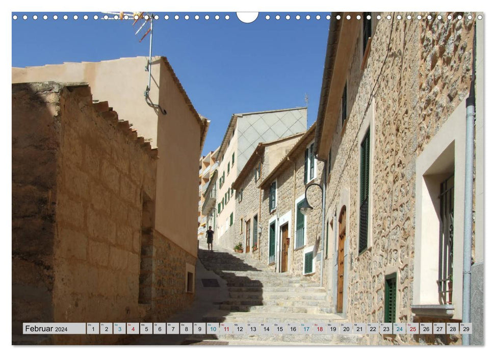 Port de Sóller - coastal town on Mallorca (CALVENDO wall calendar 2024) 