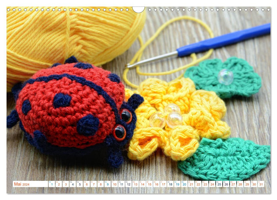 Creative things made of wool - crocheting, knitting and crafts (CALVENDO wall calendar 2024) 