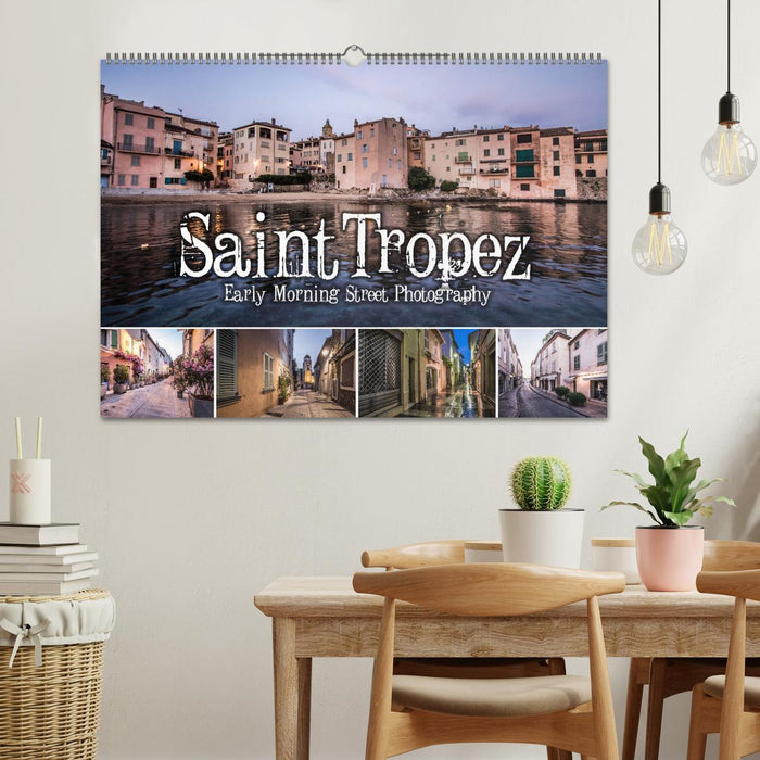 Saint Tropez - Photographie de rue tôt le matin (Calendrier mural CALVENDO 2024) 