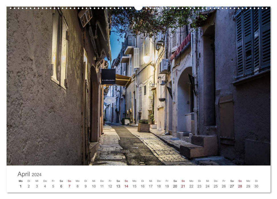 Saint Tropez - Photographie de rue tôt le matin (Calendrier mural CALVENDO 2024) 