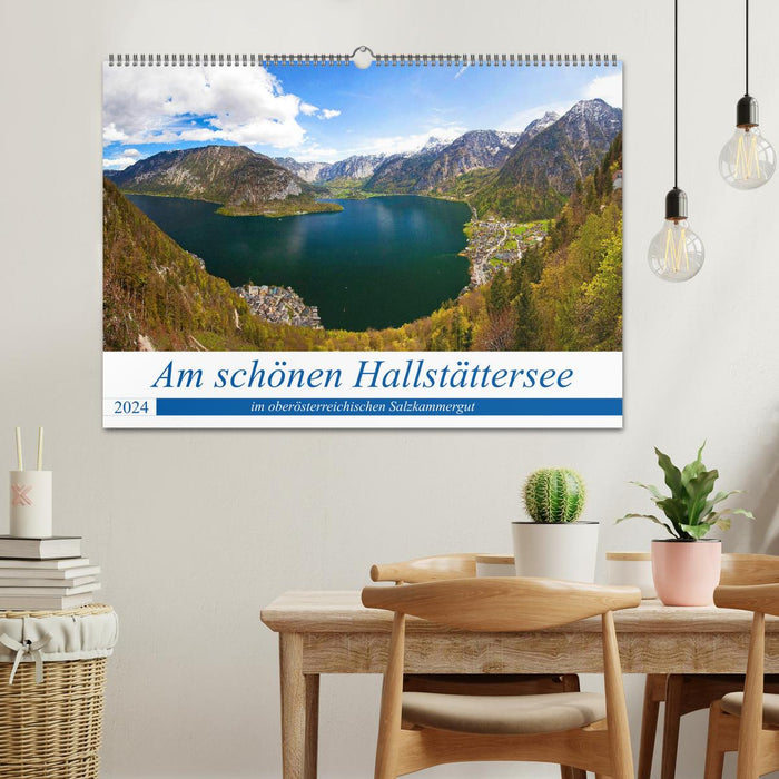 On the beautiful Hallstättersee in the Upper Austrian Salzkammergut (CALVENDO wall calendar 2024) 