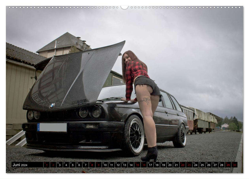 Heiße Frauen und schnelle Autos (CALVENDO Premium Wandkalender