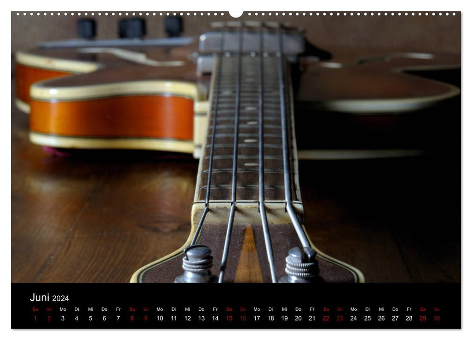 Feinheiten - Alte Gitarren im Detail (CALVENDO Wandkalender 2024)