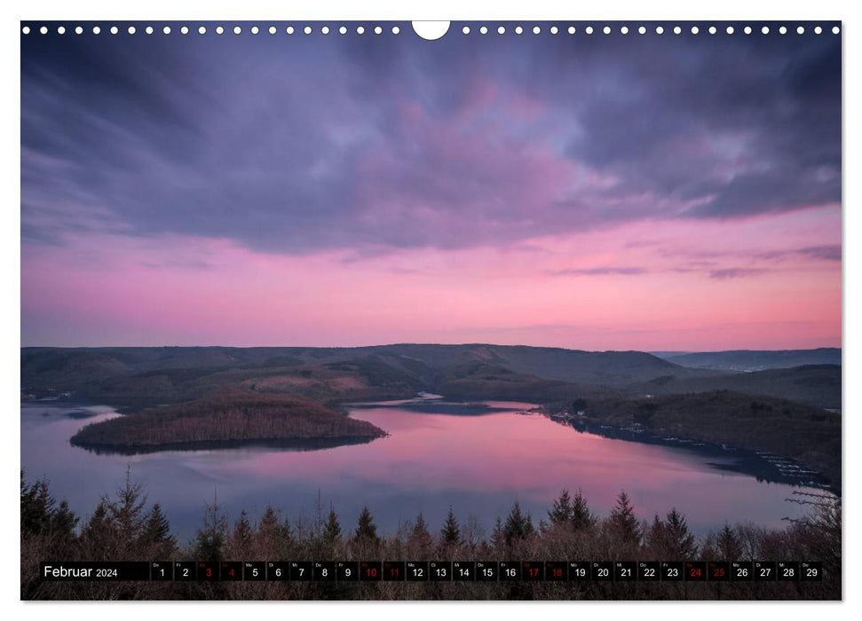 Die westliche Eifel (CALVENDO Wandkalender 2024)