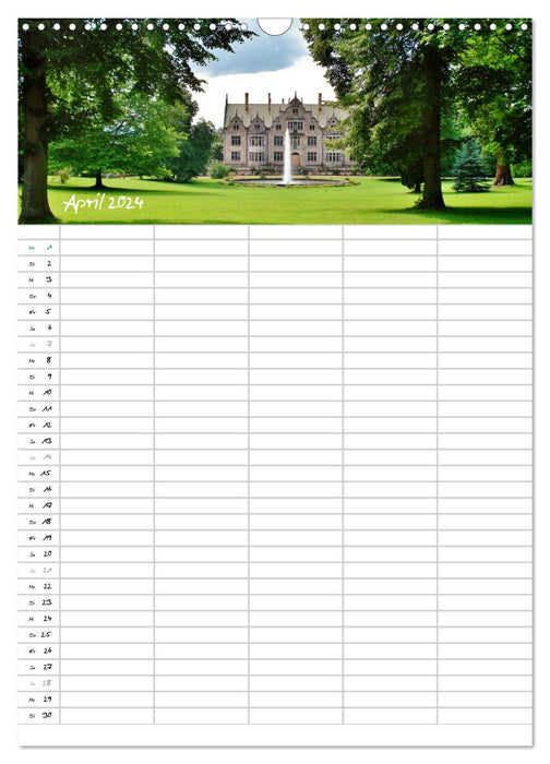 Castles and palaces - family calendar (CALVENDO wall calendar 2024) 