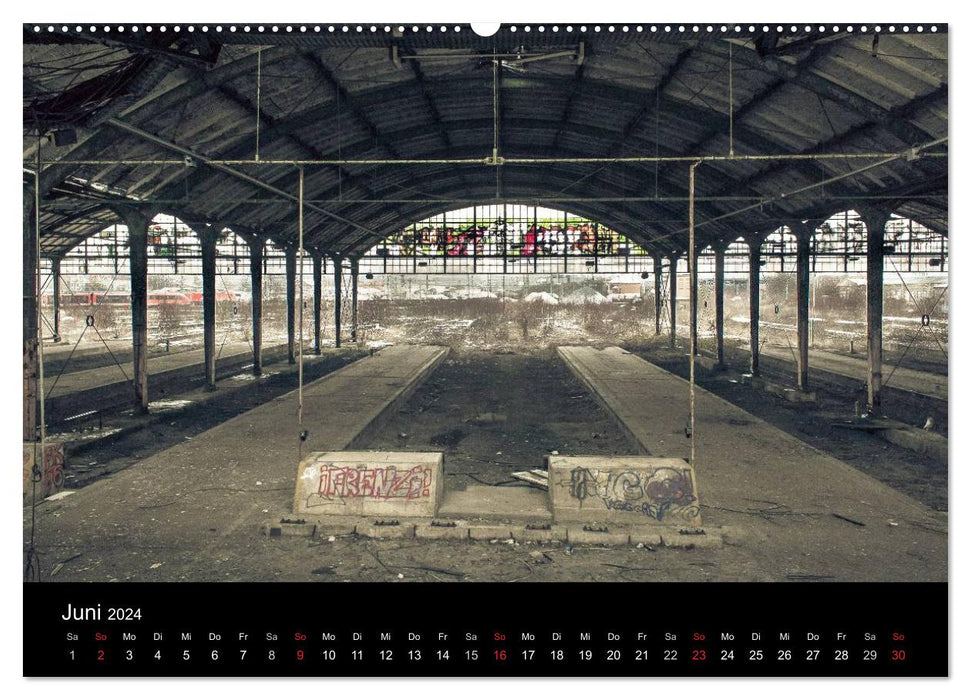 Abandoned places. Alter Postbahnhof Leipzig (CALVENDO Premium Wall Calendar 2024) 