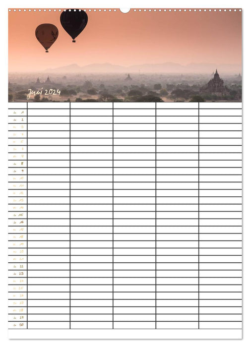 Goldenes Myanmar - Familienkalender 2024 (CALVENDO Wandkalender 2024)