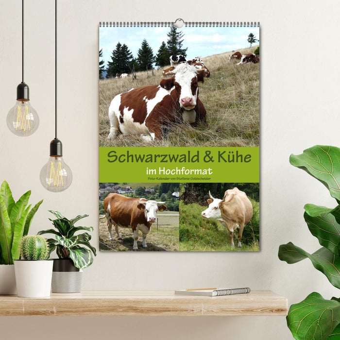 Schwarzwald und Kühe im Hochformat (CALVENDO Wandkalender 2024)