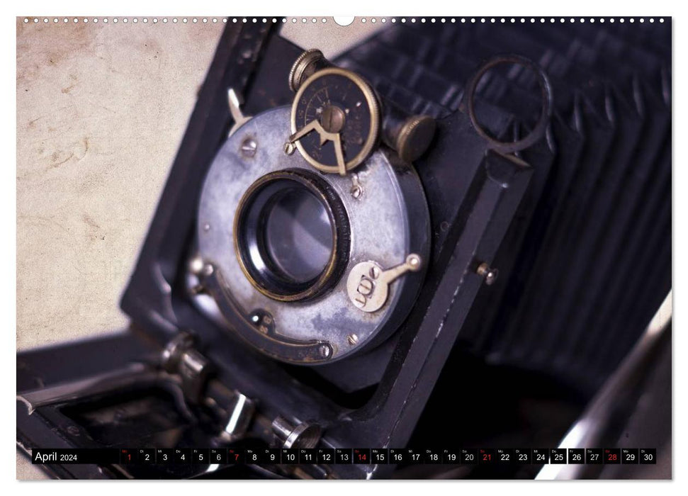 Historical cameras (CALVENDO Premium Wall Calendar 2024) 