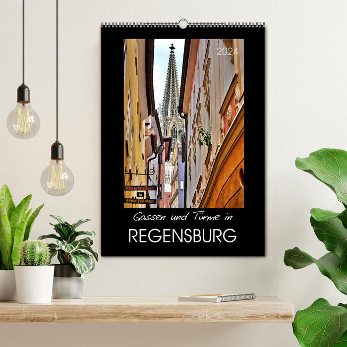 Gassen und Türme in Regensburg (CALVENDO Wandkalender 2024)