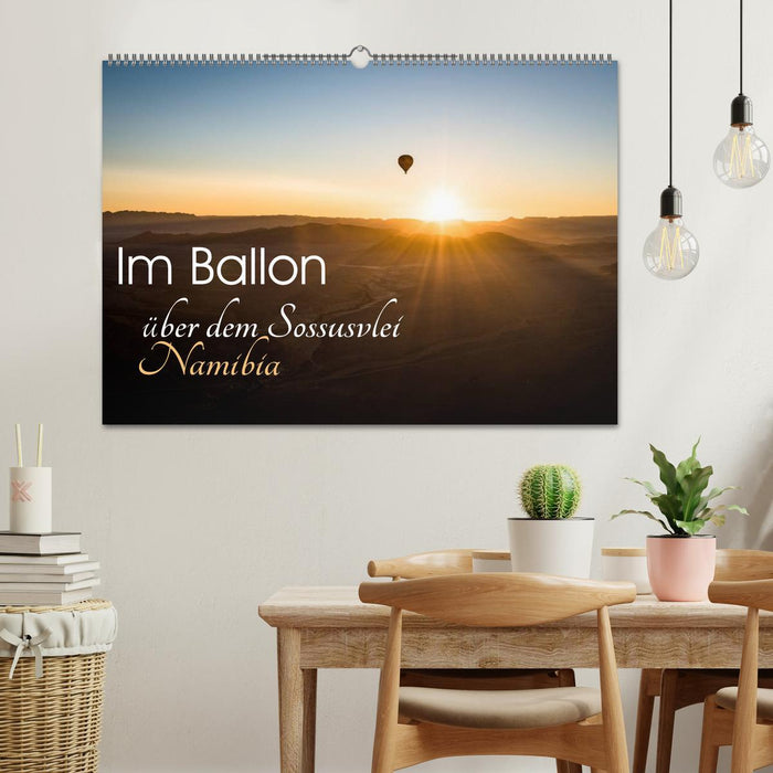 Im Ballon über dem Sossusvlei, Namibia (CALVENDO Wandkalender 2024)