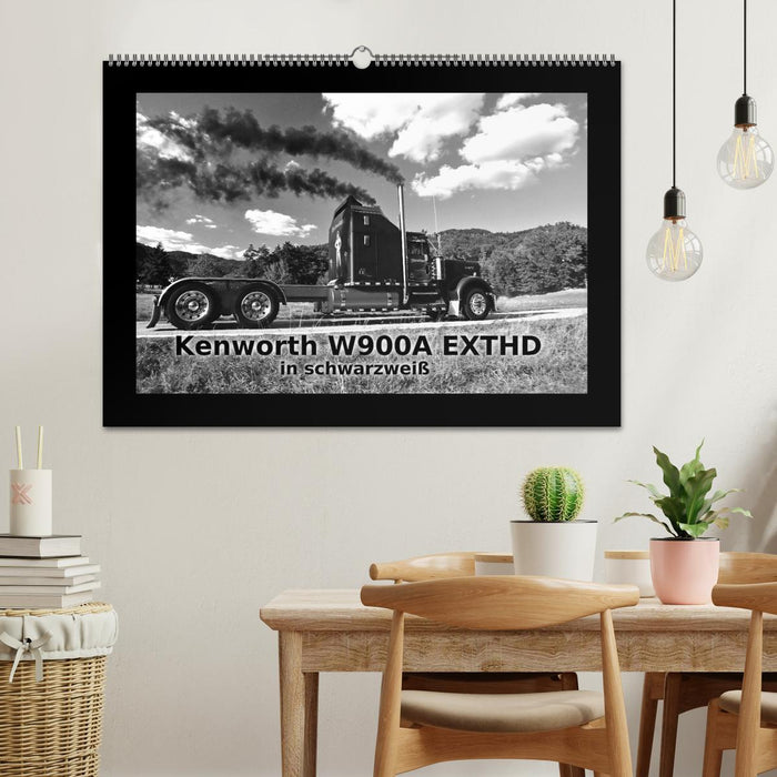 Kenworth W900A EXTHD - in black and white (CALVENDO wall calendar 2024) 