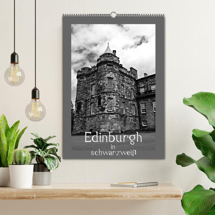 Edinburgh in schwarzweiß (CALVENDO Wandkalender 2024)