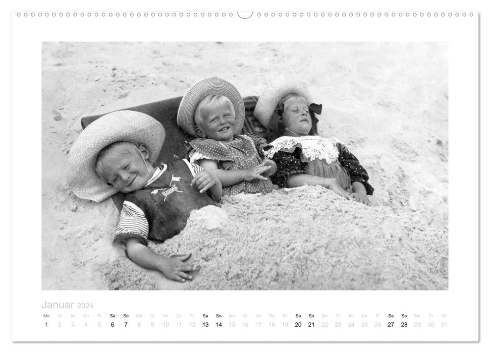 By the sea - photography by Haeckel (CALVENDO wall calendar 2024) 