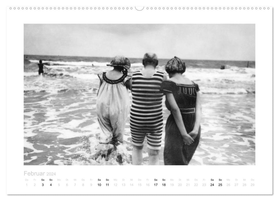 By the sea - photography by Haeckel (CALVENDO wall calendar 2024) 