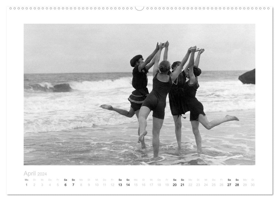 Summer, beach and fashion - enjoyable hours (CALVENDO wall calendar 2024) 