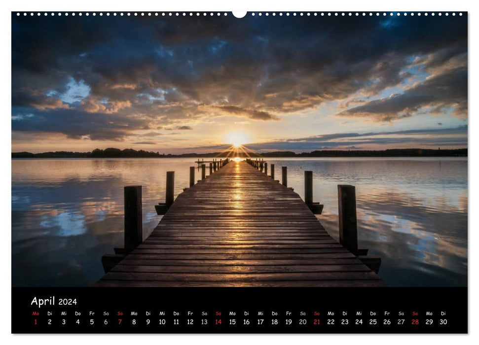 Fascination pour les passerelles et les cabanes au bord des lacs des contreforts bavarois des Alpes (calendrier mural CALVENDO 2024) 