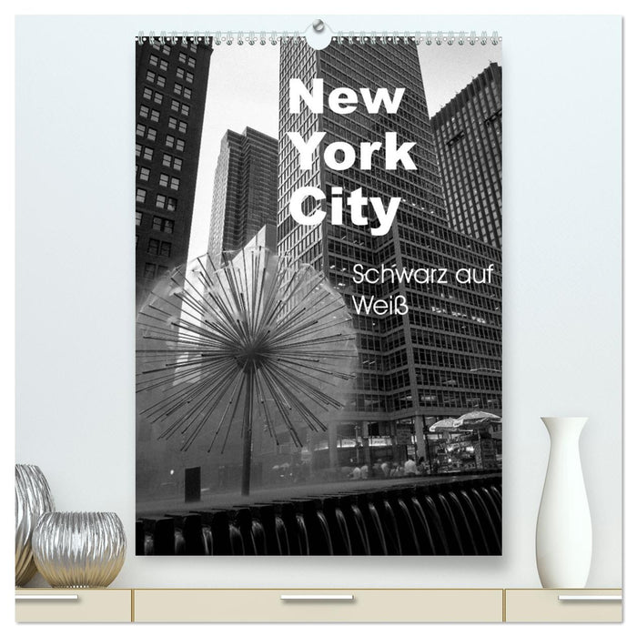 New York City Black on White (CALVENDO Premium Wall Calendar 2024) 