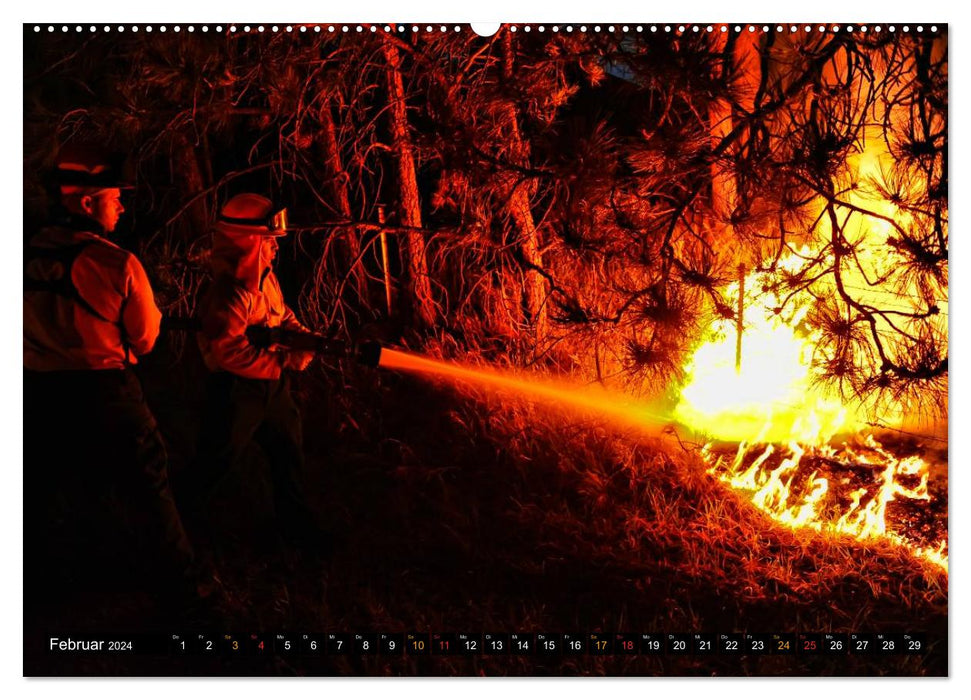 Service d'incendie – Vivre avec le danger (Calvendo Premium Wall Calendar 2024) 