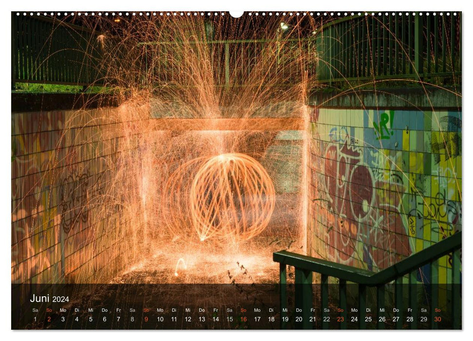 TERRE LUMINEUSE, scènes de lumière et de feu (calendrier mural CALVENDO 2024) 
