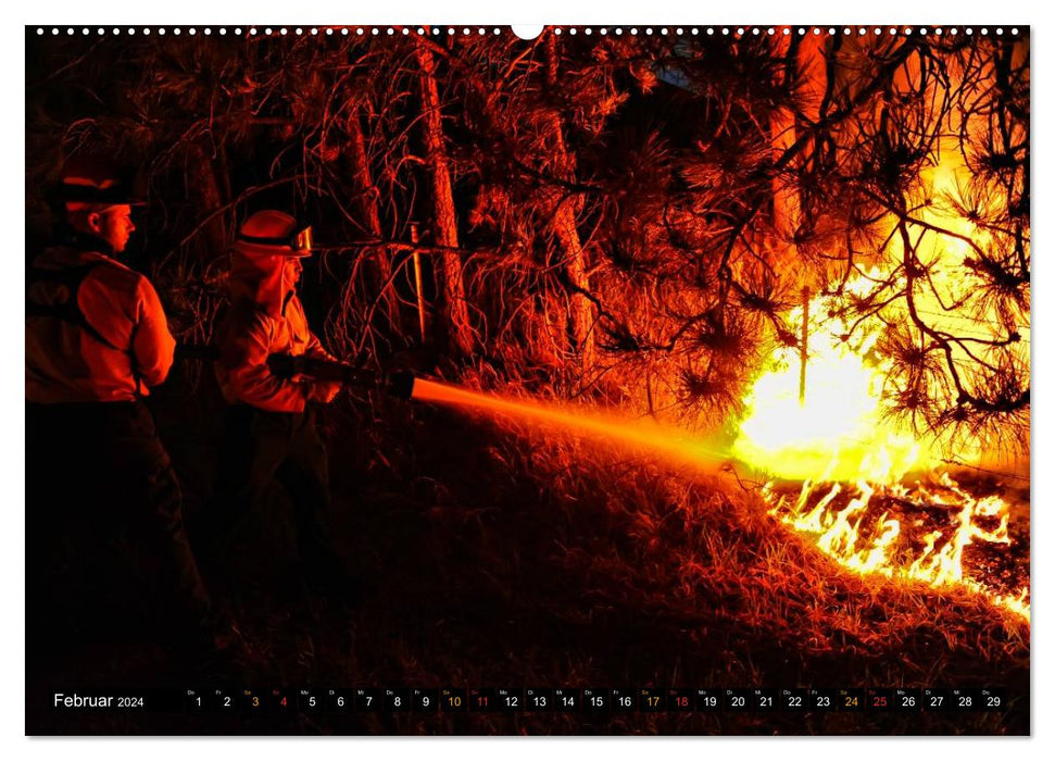 Feuerwehr - Leben mit der Gefahr (CALVENDO Wandkalender 2024)