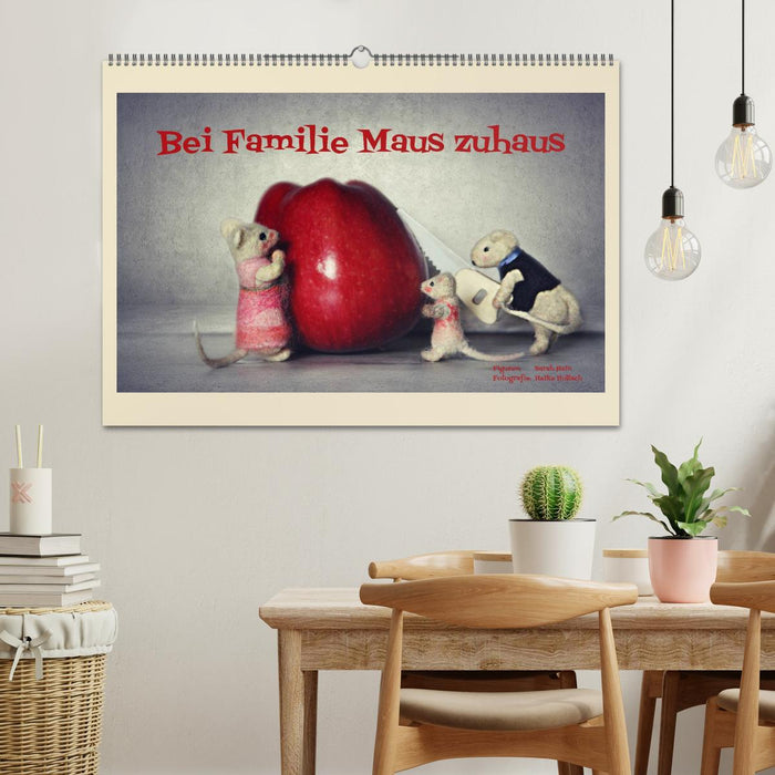Bei Familie Maus zuhaus (CALVENDO Wandkalender 2024)