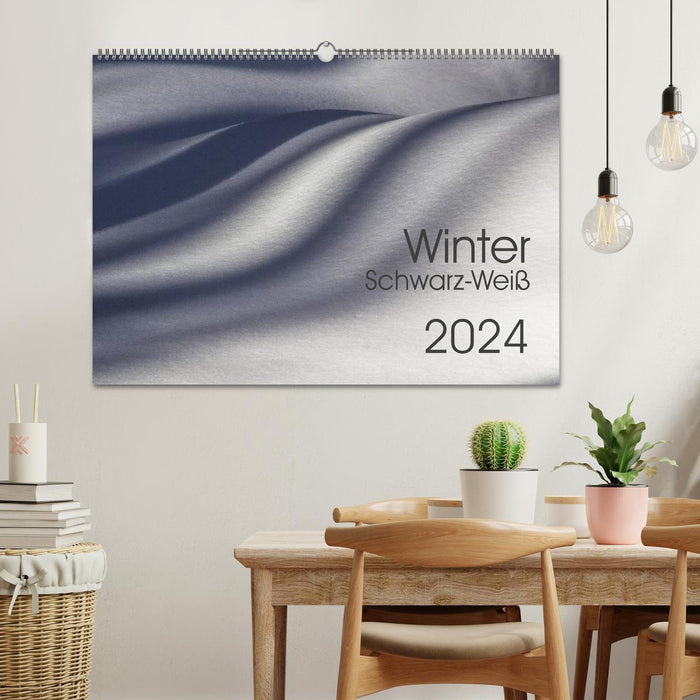Winter Black and White (CALVENDO Wall Calendar 2024) 