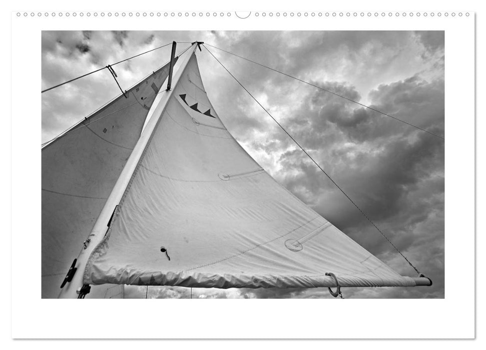 Sailing dinghy (CALVENDO Premium Wall Calendar 2024) 