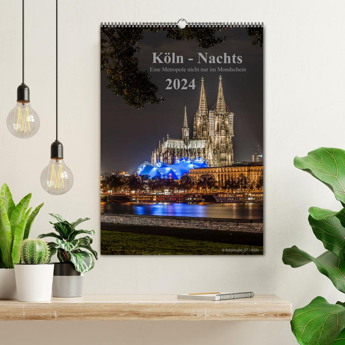 Köln-Nachts - Eine Metropole nicht nur im Mondschein (CALVENDO Wandkalender 2024)