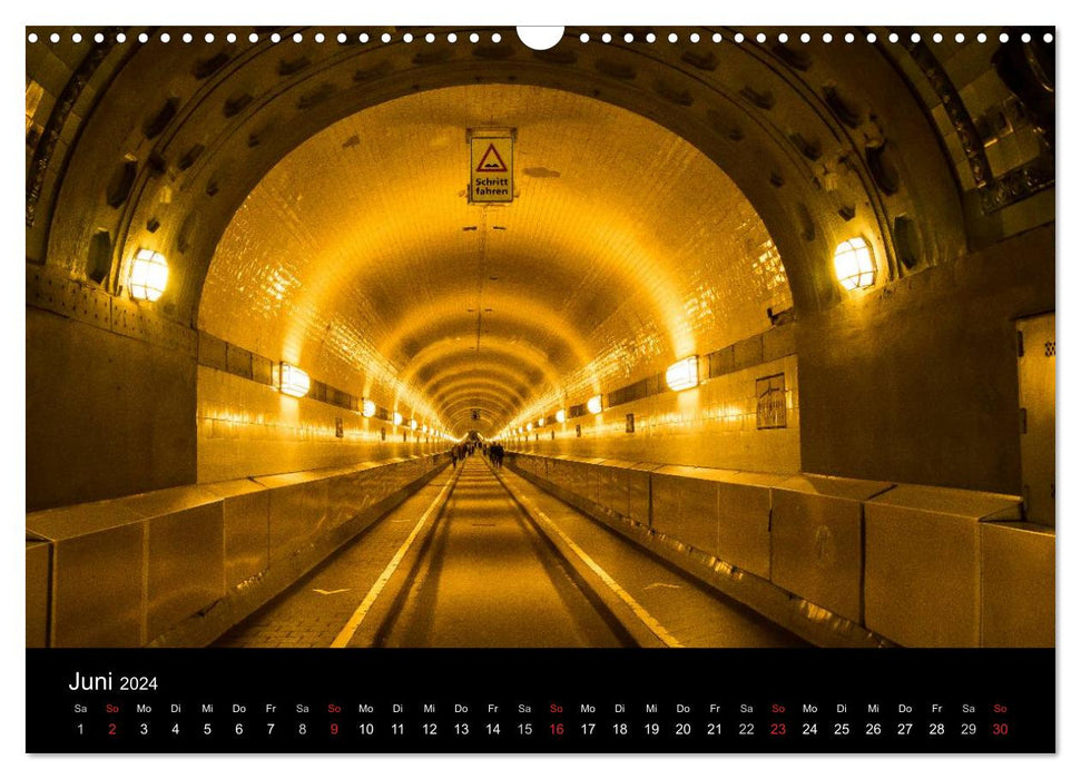 Hamburg - Nighttime Impressions (CALVENDO Wall Calendar 2024) 