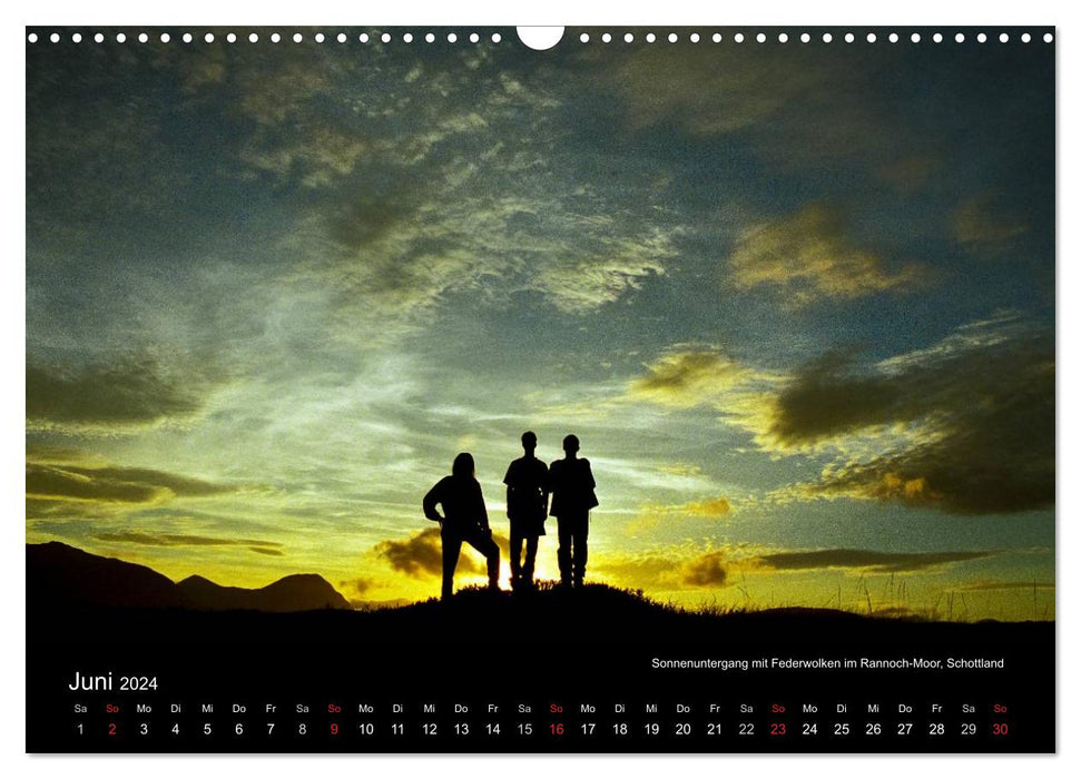 Clouds - so close to the sky (CALVENDO wall calendar 2024) 