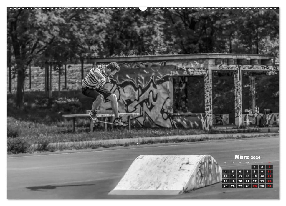 On the skateboard (CALVENDO wall calendar 2024) 