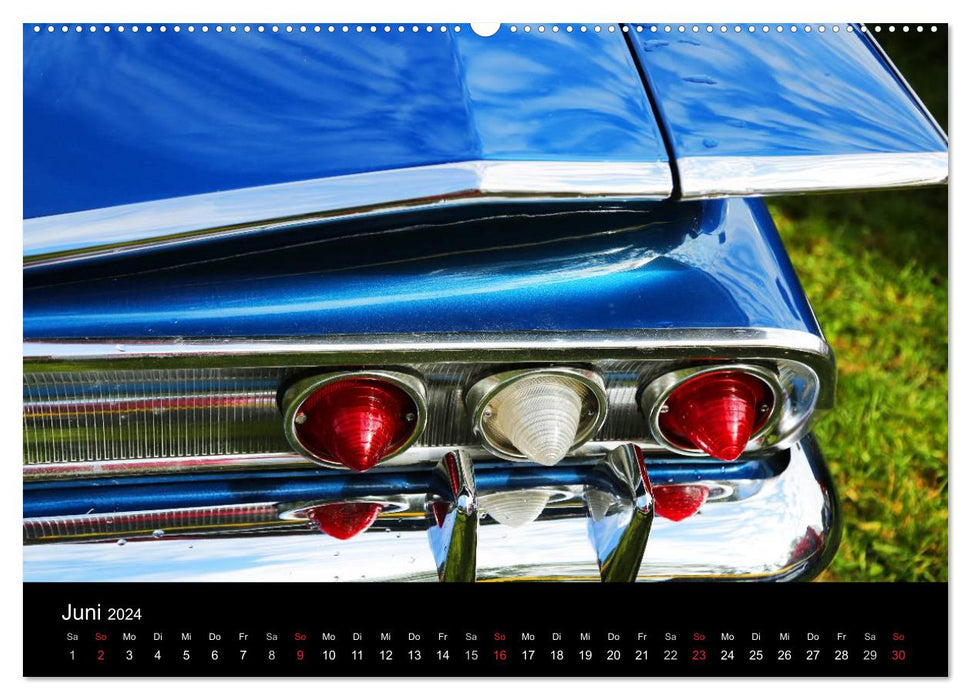 Dreams in Chrome - Classic Car Details (CALVENDO Premium Wall Calendar 2024) 