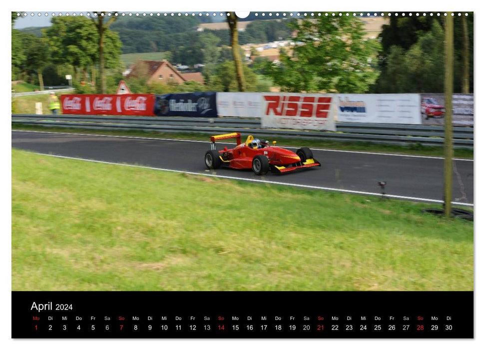 Formelrennwagen am Berg (CALVENDO Wandkalender 2024)