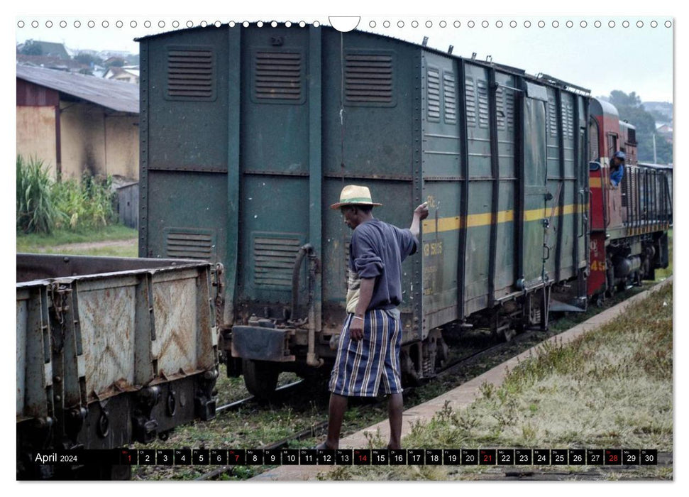 Mit der Eisenbahn durch Madagaskar (CALVENDO Wandkalender 2024)