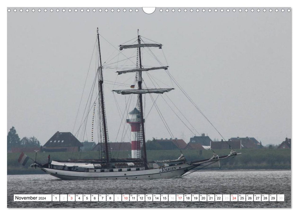 Ships - Between Hamburg and Wedel (CALVENDO wall calendar 2024) 