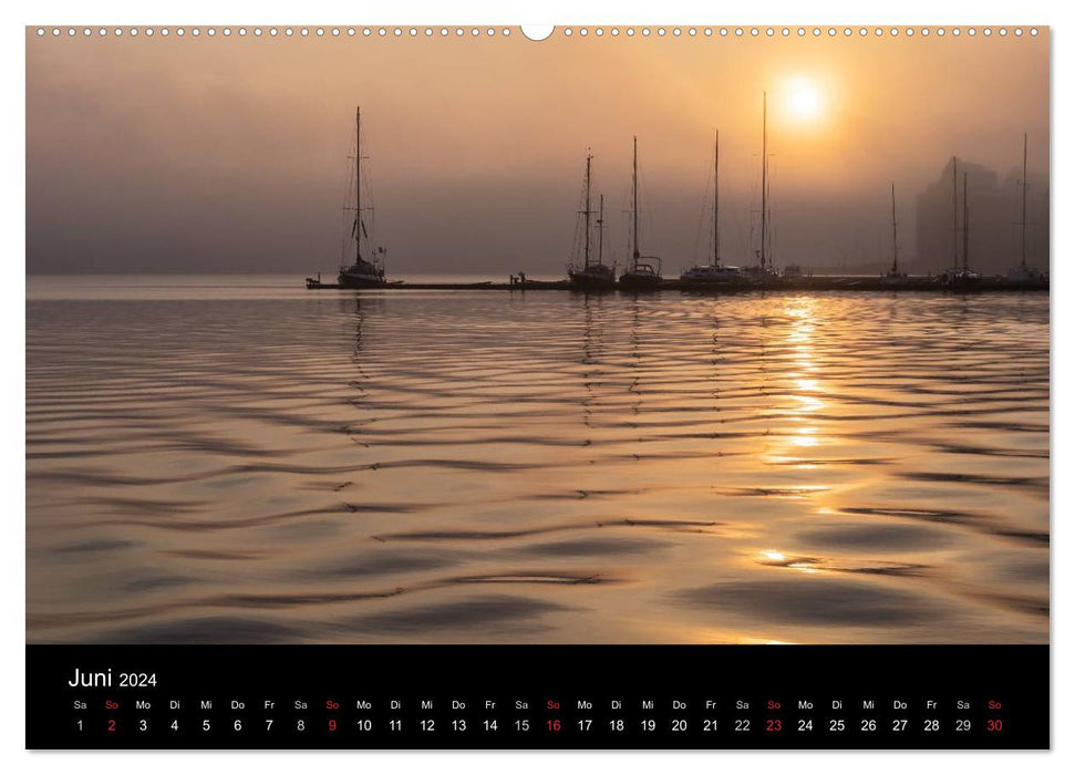 On the road in the Hanseatic city of Rostock (CALVENDO Premium wall calendar 2024) 