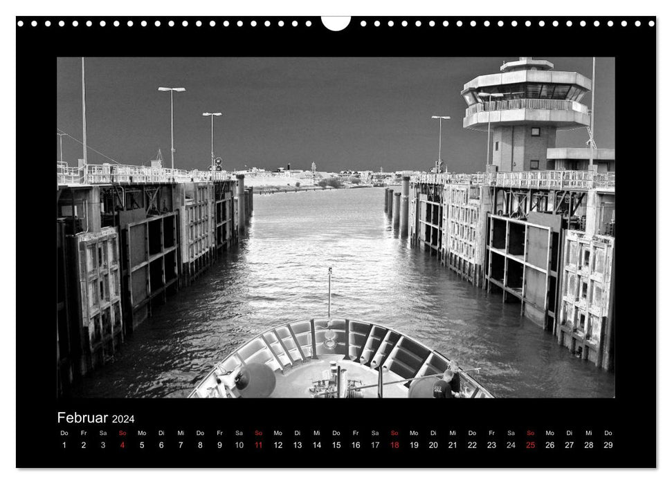 Ships different (CALVENDO wall calendar 2024) 