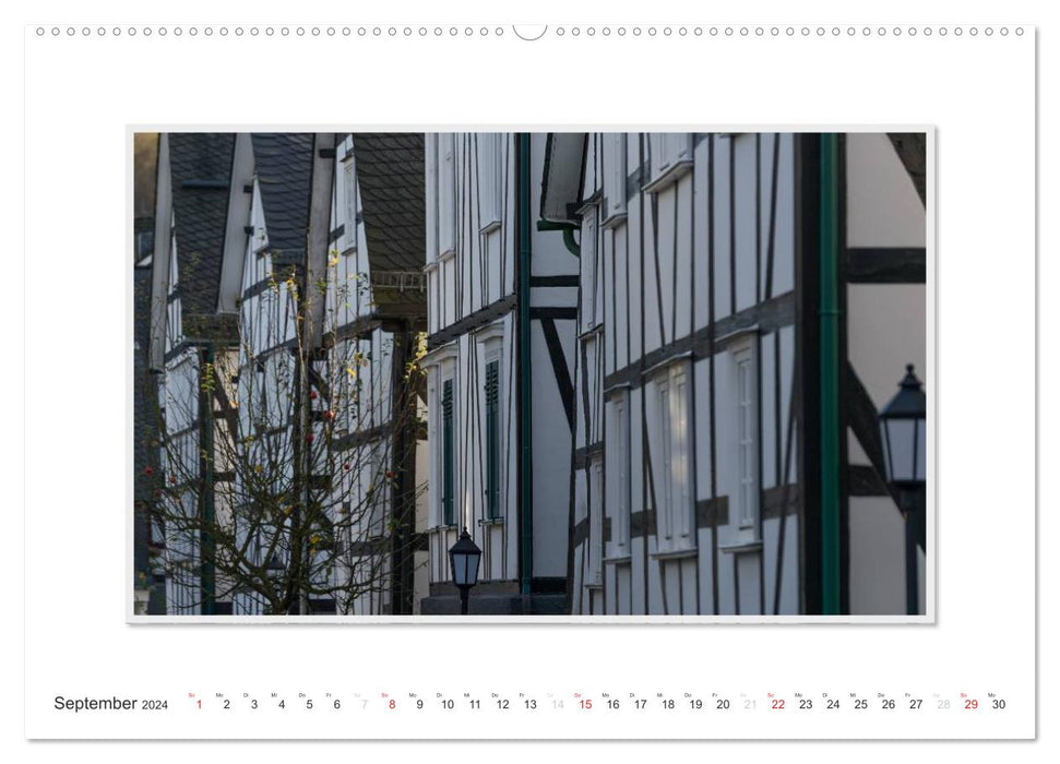 Emotional moments: Freudenberg – views of a city. (CALVENDO Premium Wall Calendar 2024) 