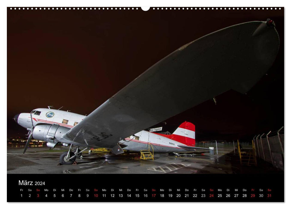 Airplanes at night (CALVENDO wall calendar 2024) 