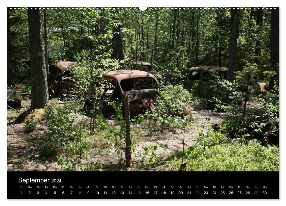 Scrap cars in Kyrkö Mosse (CALVENDO Premium Wall Calendar 2024) 