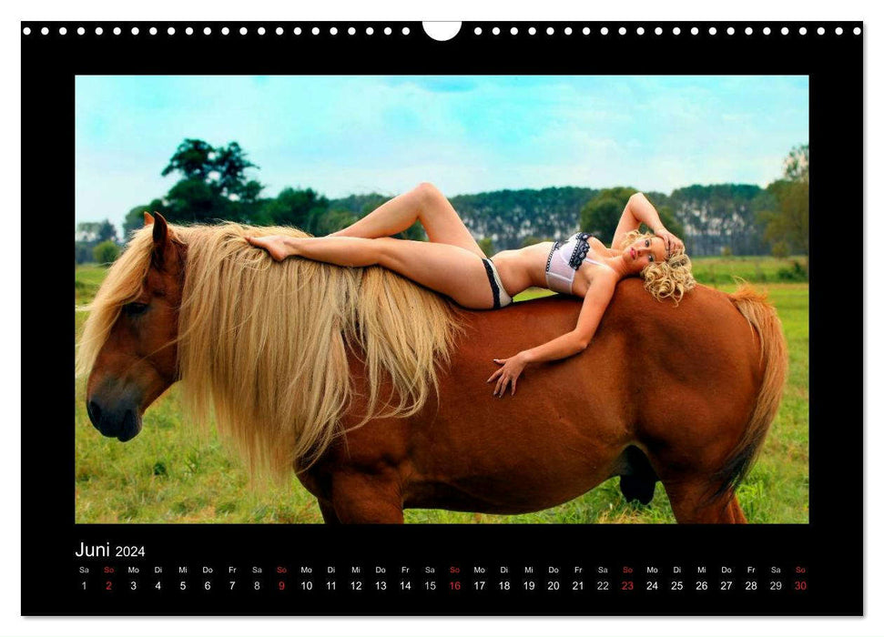 Sexy Horse Girls 2024 - Hot girls and strong draft horses! (CALVENDO wall calendar 2024) 
