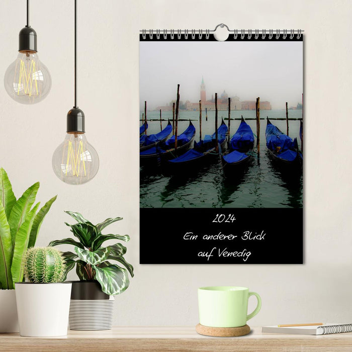 2024 A different view of Venice (CALVENDO wall calendar 2024) 