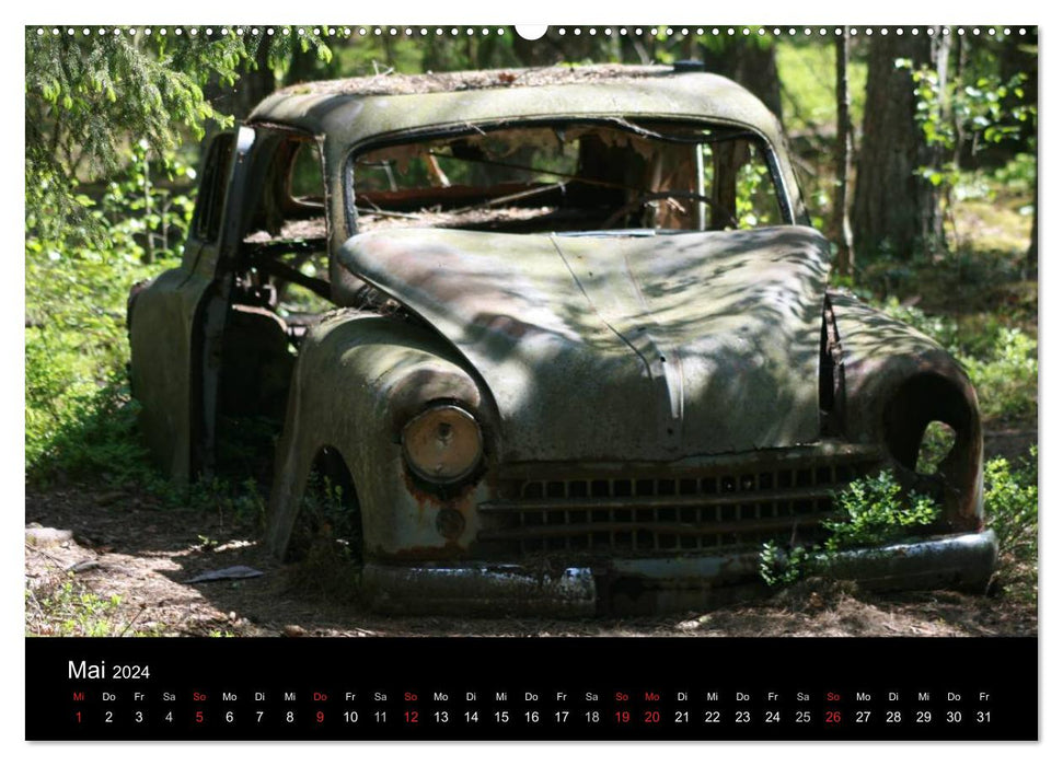Schrottautos im Kyrkö Mosse (CALVENDO Premium Wandkalender 2024)