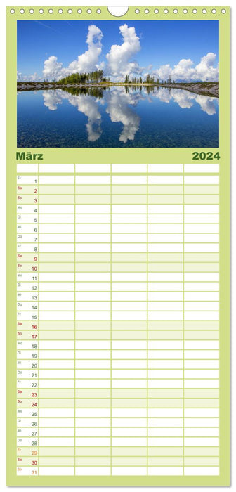 Die schönsten Seespiegelungen (CALVENDO Familienplaner 2024)