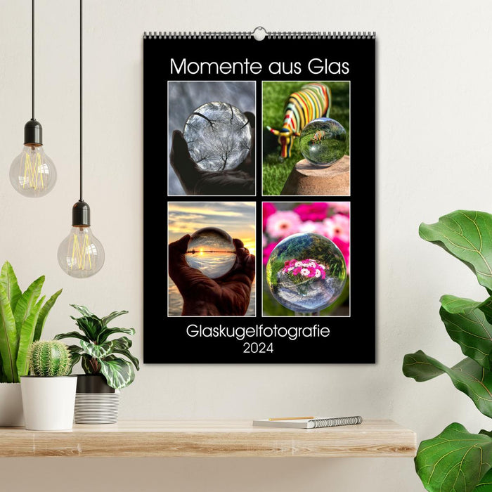 Momente aus Glas – Glaskugelfotografie (CALVENDO Wandkalender 2024)