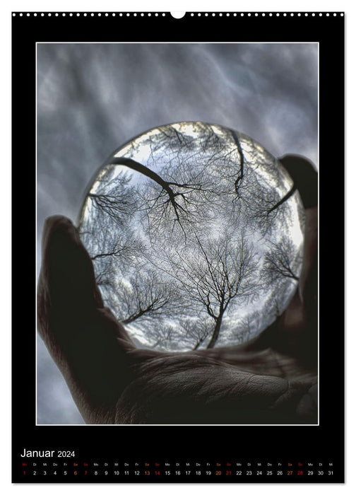 Momente aus Glas – Glaskugelfotografie (CALVENDO Wandkalender 2024)